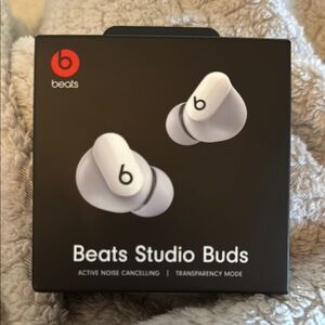 Beats Studio Buds - White